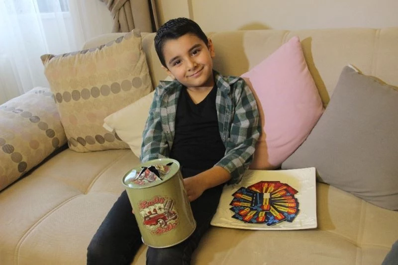 Minik Eymen, ölen kardeşiyle biriktirdiği parayı ihtiyaç sahiplerine bağışladı
