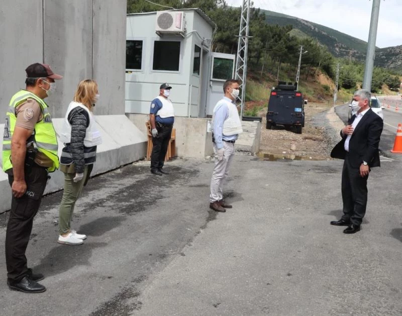 Hatay Valisi Rahmi Doğan güvenlik güçleriyle bayramlaştı