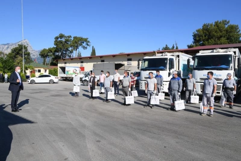 Başkan Esen, bayramda pandemi sürecinin kahramanlarını unutmadı
