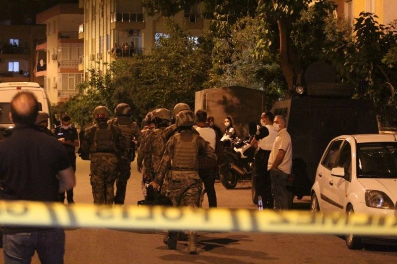 Elinde pompalı tüfekle ailesine ve polise ecel terleri döktürdü
