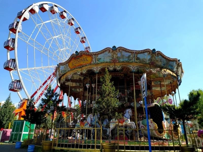 Bayramlarda binlerce çocuğu ağırlayan lunapark sessizliğe gömüldü
