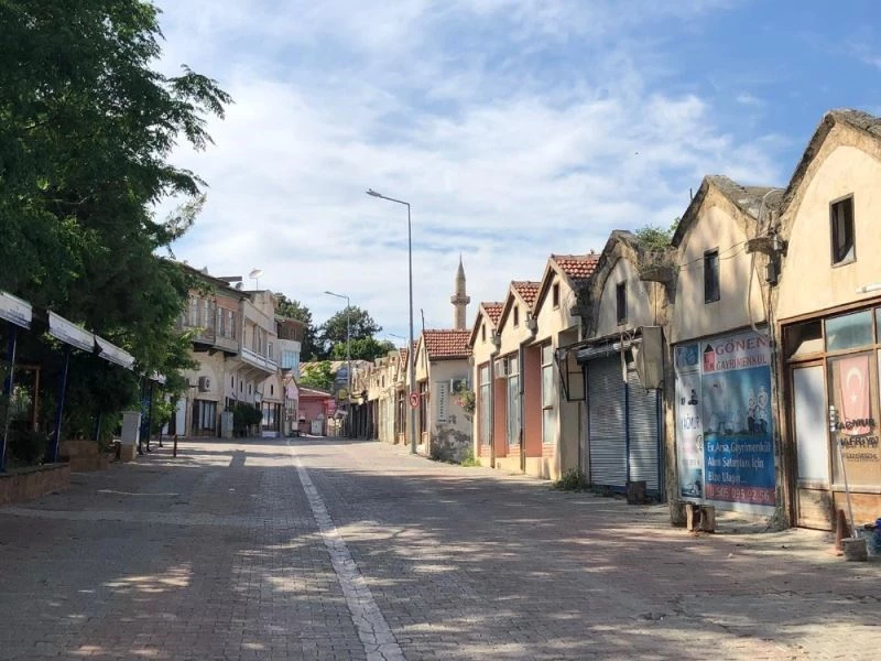 Kozan’da tarihi sokaklar, konaklar ve doğa sessizliğe büründü
