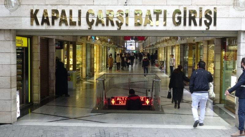 Bursa’da tarihi çarşı ve hanlar bölgesi bir kez daha kapılarını açtı
