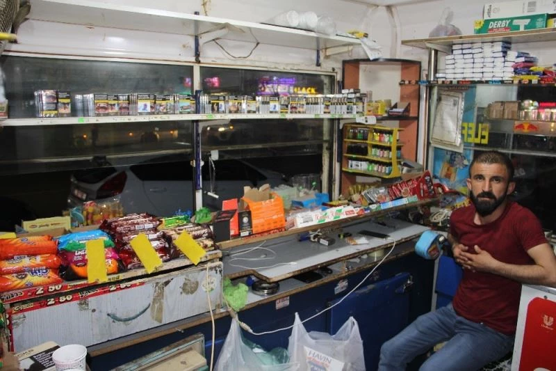 Hırsızlar kısıtlama gününde girdikleri büfede kahve içip 6 bin lira ile kayıplara karıştı
