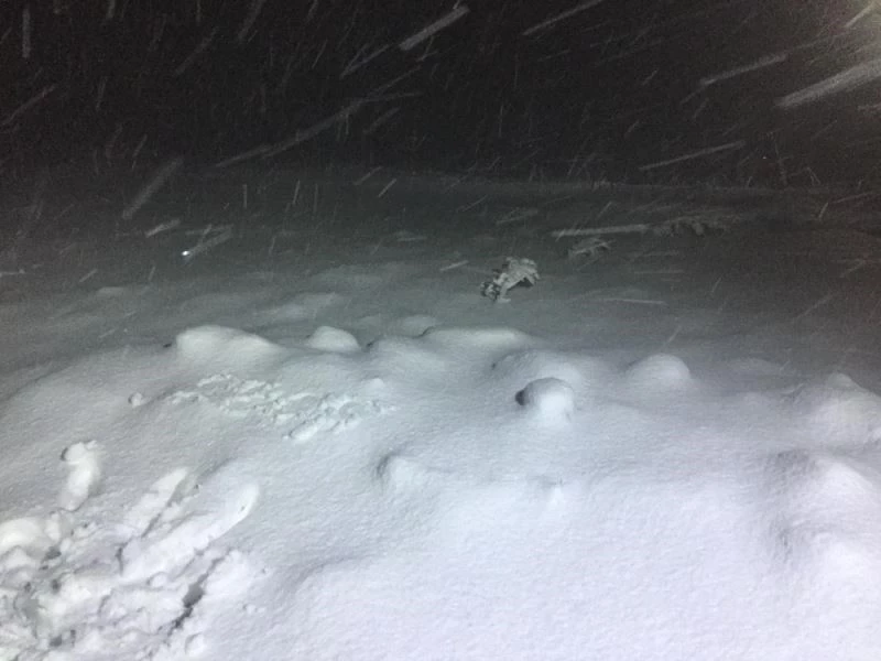 Şuhut merkezde yağmur, Kuma Yaylası’nda ise kar yağışı etkisini gösterdi
