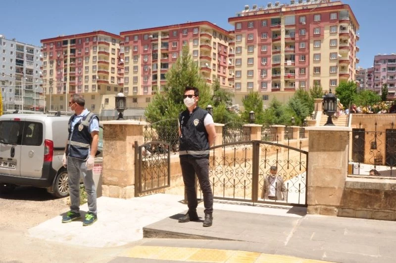 Mardin’de vatandaşlar aylar sonra cemaatle namaz kıldı
