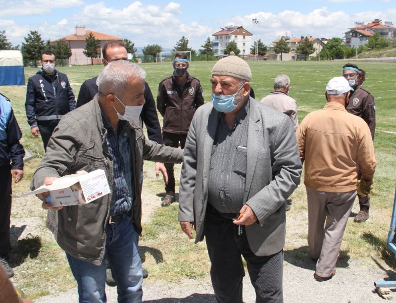 Cuma namazı için stada alınmayan 88 yaşındaki adam: “Namazımı kıldım kimse merak etmesin, üzülmesin”
