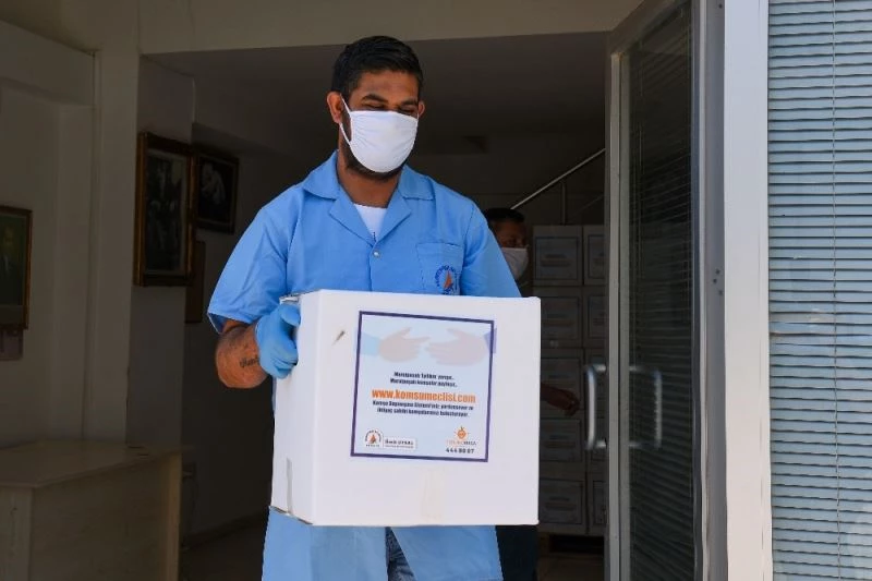 Karantinadan çıkan mahalleliye destek
