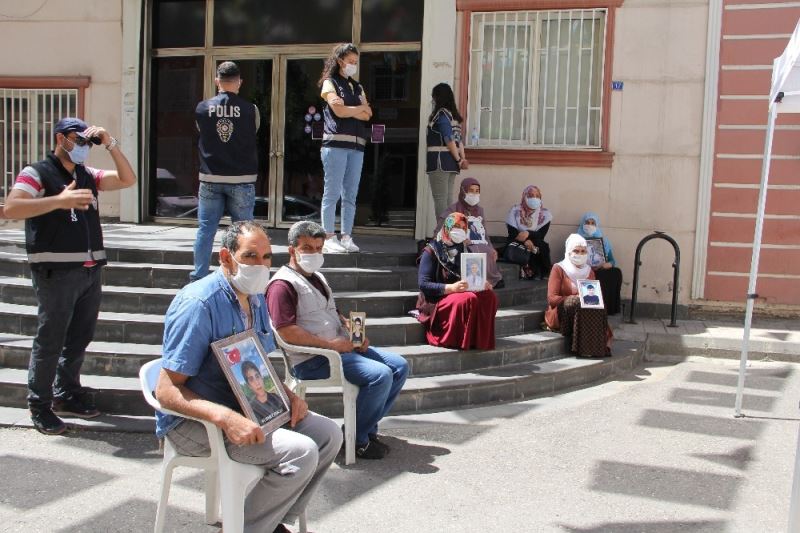 HDP önündeki ailelerin evlat nöbeti 271’inci gününde
