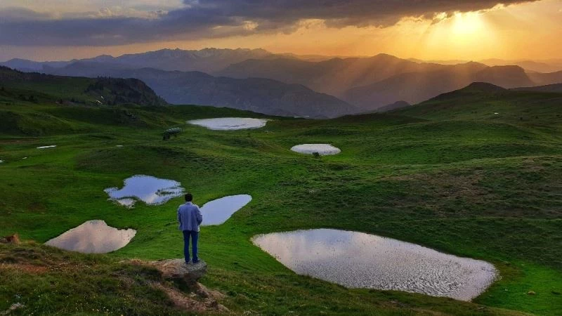İmparatorlukların sessiz tanığı Dipsiz Göl’de bahar güzelliği
