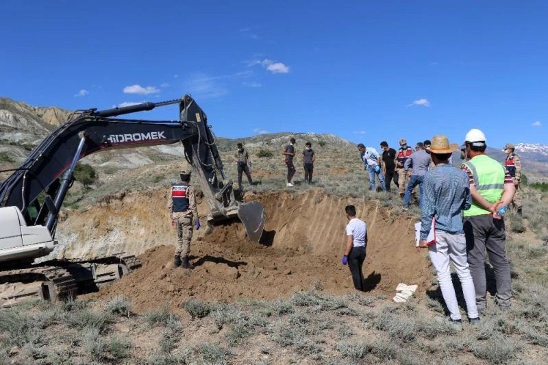 Erzincan’da inşaat kazısında savaş döneminden kaldığı tahmin edilen kemikler bulundu
