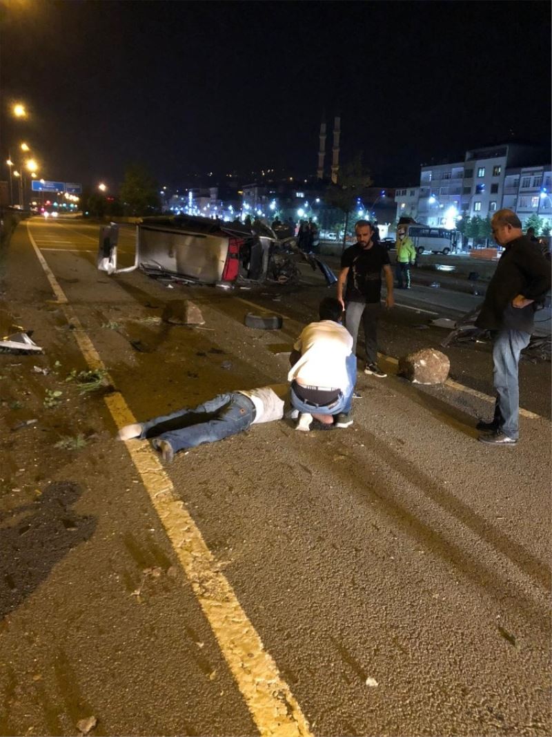 Bulancak’ta kaza, sahil yolu trafiğe kapandı
