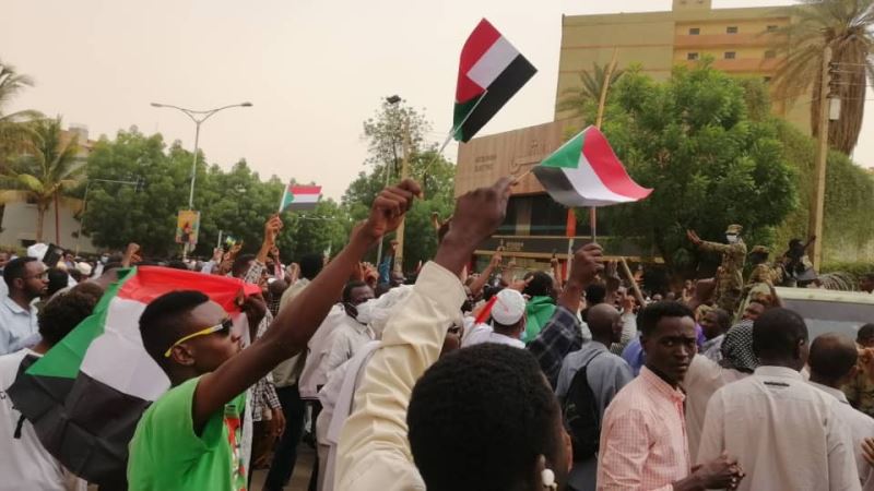 Sudan’da geçici hükümet protesto edildi: 