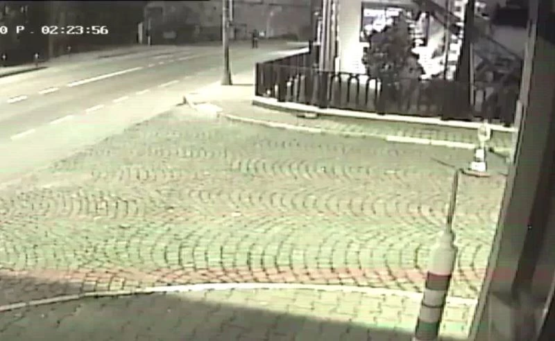 (Özel) İstanbul’da Rahmi Koç Müzesine ateş açıldığı anlar kamerada
