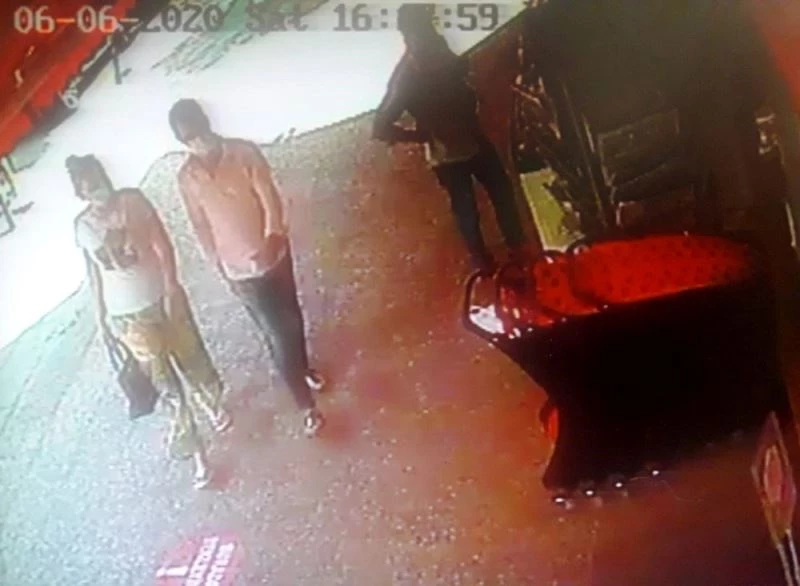 Yüzlerindeki maskeye rağmen yakalandılar
