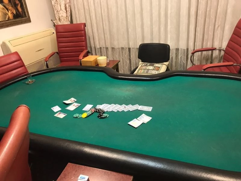 Etiler’de dernek adı altında kumar oynatılan yere polis baskını
