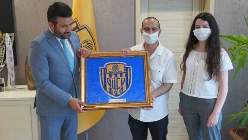 Çocuklardan Ankaragücü logolu mozaik
