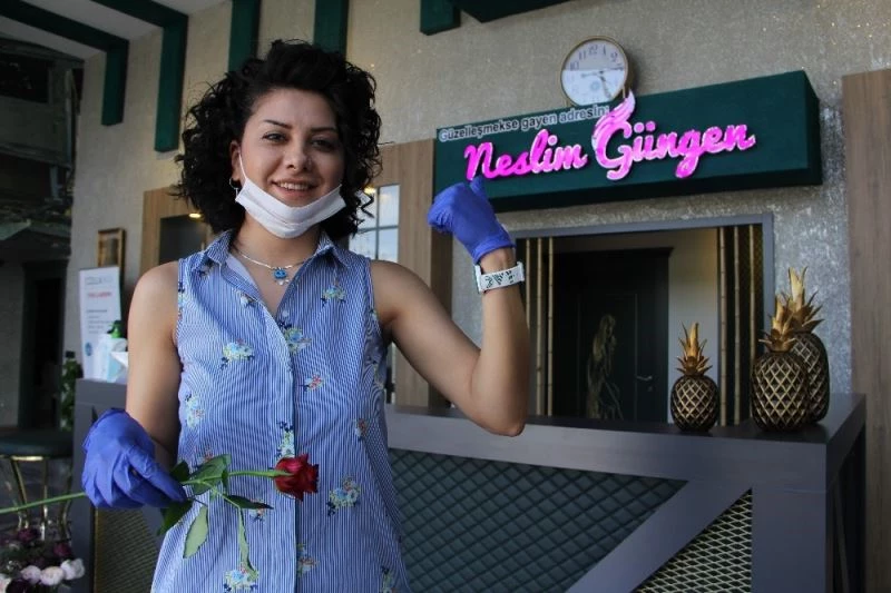 İğneden korkan kadınlar, basınçlı dolguyla istedikleri dudaklara sahip olabilecek
