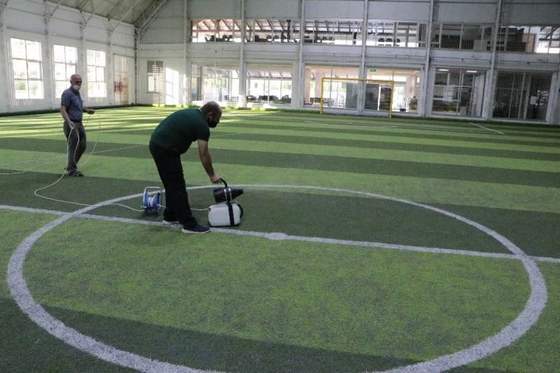 (Özel) Halı sahalar açıldı, talep arttı
