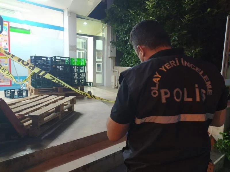 Dördüncü katın penceresinden düşen görme engelli adam hayatını kaybetti
