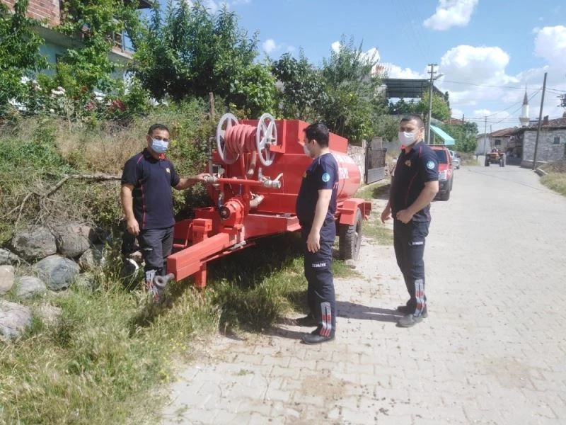 Kırsaldaki yangın acil durumlarında traktör arkası tankerler kullanılıyor
