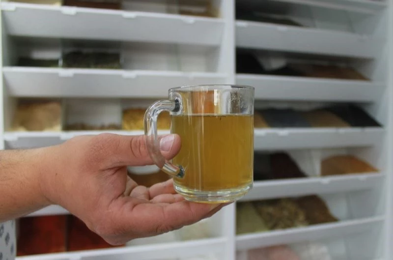 Pandemi sürecinde alınan kilolara bitki çaylı çözüm arayışı
