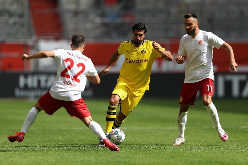 Dortmund zirve yarışına devam dedi!
