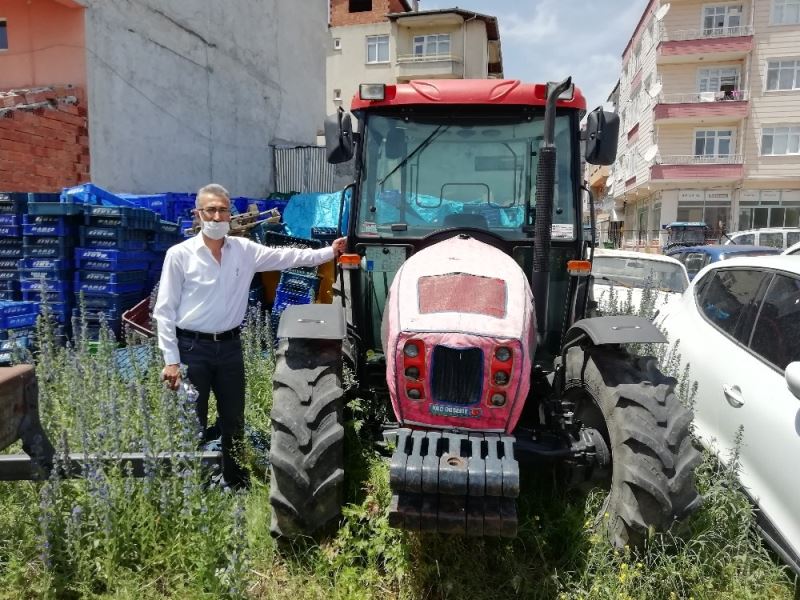 Kefil oldu, traktörü ve arazilerine haciz geldi
