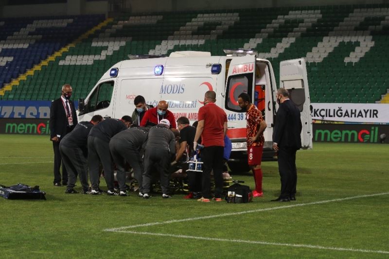 Galatasaray’ın deneyimli kalecisi Fernando Muslera, Çaykur Rizespor maçında sakatlanarak hastaneye kaldırıldı.
