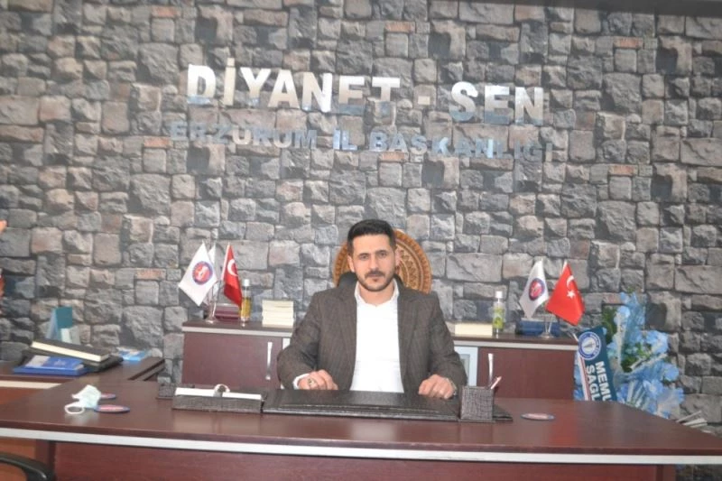 Ardahanlı: “Ayasofya açılsın, hasret sona ersin”
