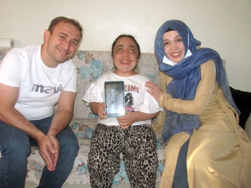 MPS Tip 6 Hastası Senanur’u Kaymakam mutlu etti
