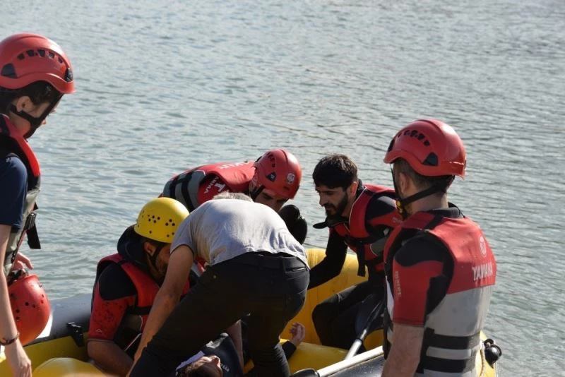 Bingöl’de nehirde boğulmalara karşı tatbikat yapıldı
