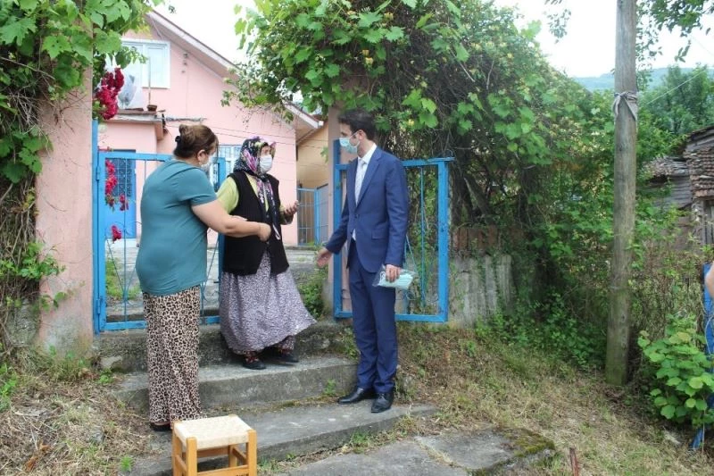 Cide’de vefalı kadınların ürettiği 47 bin maske, 63 köye dağıtıldı
