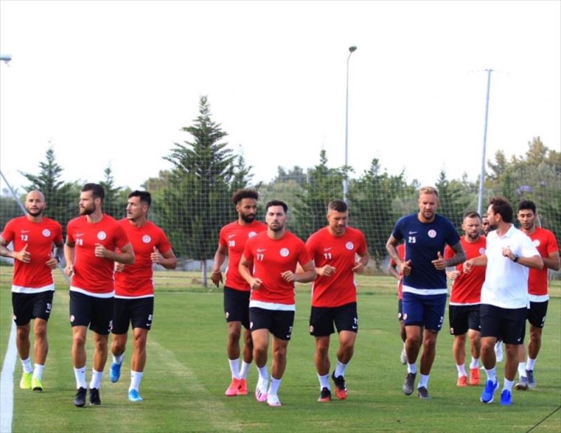 Ligde 9 haftadır yenilmeyen Antalyaspor, rotasını kupaya çevirdi