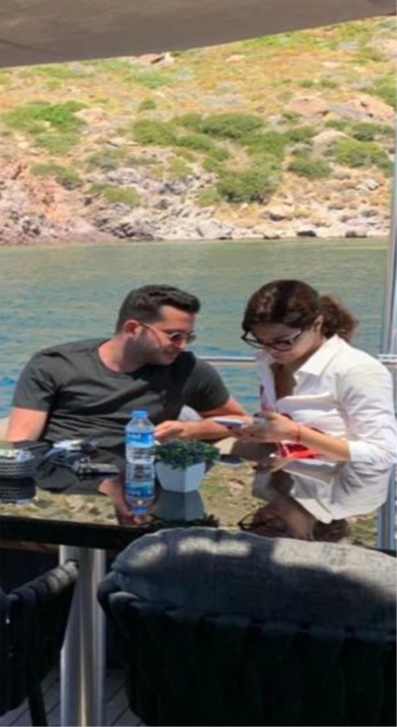 Hilal Altınbilek iş adamı David Nahmiyas ile teknede görüntülendi
