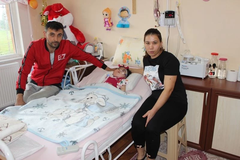 Minik Ecem Su, oyuncak değil ’öksürtme cihazı’ istiyor
