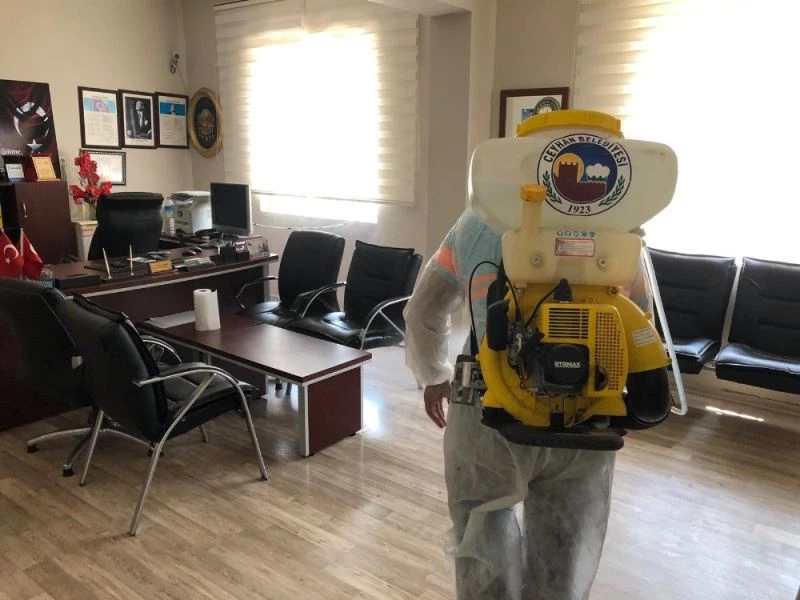 Ceyhan’da okullar sınavlar öncesi dezenfekte ediliyor
