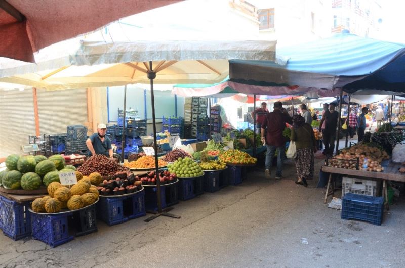 Semt pazarlarında virüs durgunluğu
