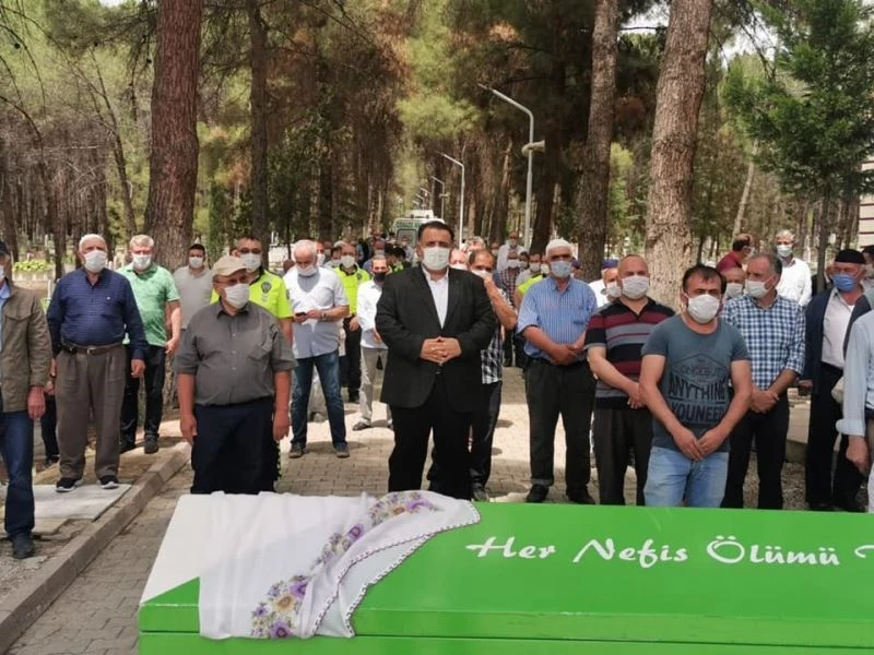 Milletvekili Kaya, halasını son yolcuğuna uğurladı
