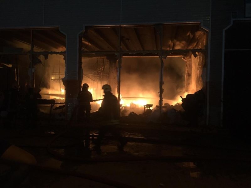 Konya’da sünger ve kauçuk fabrikasında yangın
