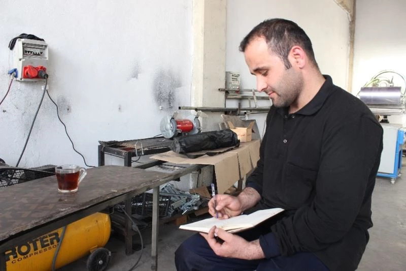 Büyük şair olmak isteyen mülteci, kaynakçılık yapıyor
