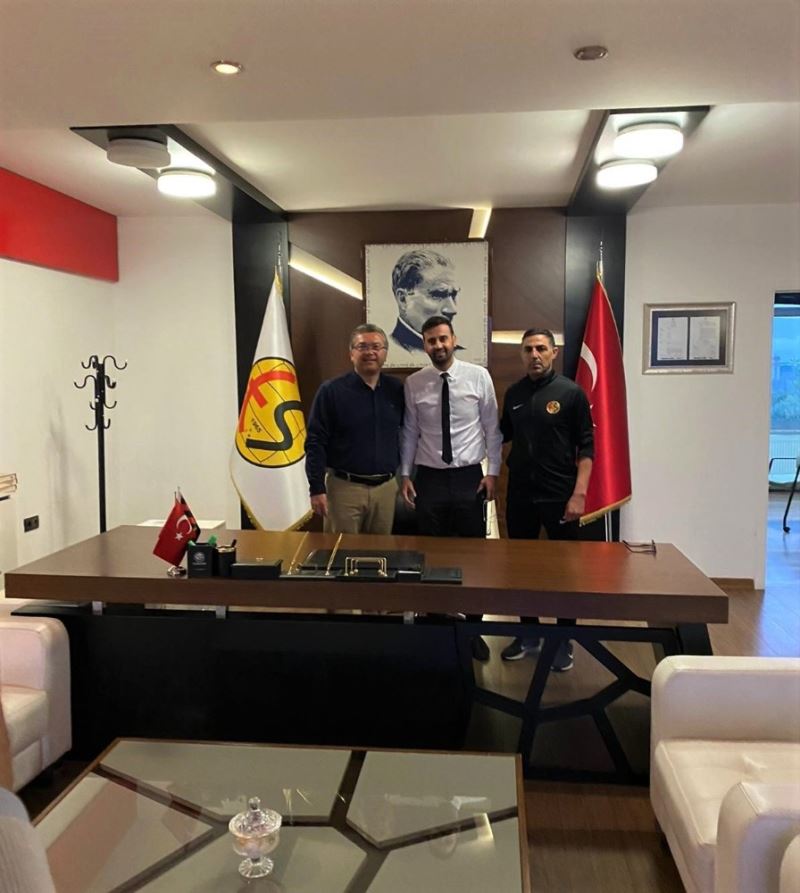 Eskişehirspor’da genç kaleci Ebrar’ın sözleşmesi uzatıldı
