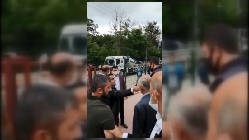Bursa’da kaçak bina yıkımda zabıta memuruna yumruklu saldırı
