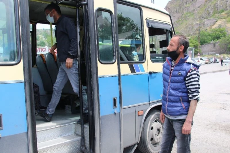 Dolmuşçular ve yolcular yeni düzenlemeyi değerlendirdi
