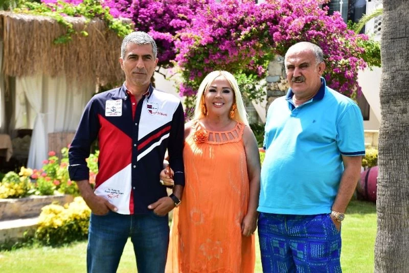 200 odalı oteli kapatıp klip çekti
