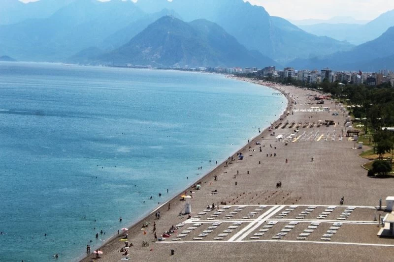 Sınavdan çıkan sahile koştu
