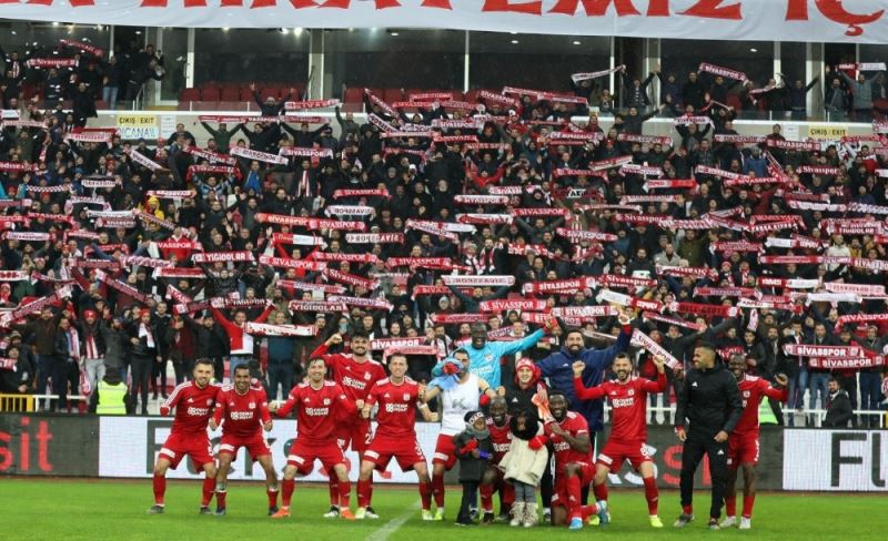 Sivasspor taraftarı, Mert Hakan ve Emre Kılınç’ın takımdan ayrılmasını istemiyor
