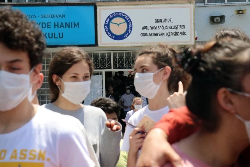 Öğrencilerin ter döktüğü LGS sona erdi
