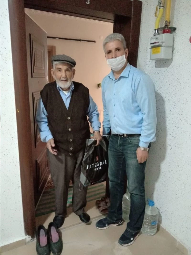 Şehit Aileleri Derneğinden şehit babalarına ‘Babalar Günü’ ziyareti
