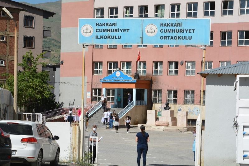 Hakkari’de 7 bin 776 öğrenci LGS’ye girdi
